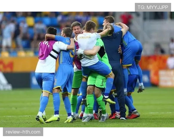 足球球星恩怨：经典对决与赛场 rivalry 回顾