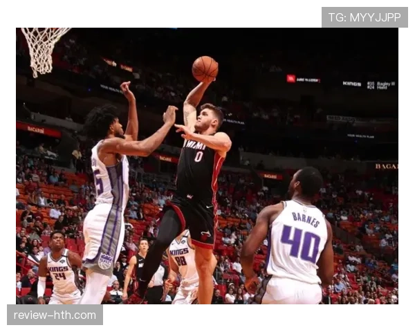 巴恩斯无球跑动提高三分效率 拉开球队外线空间