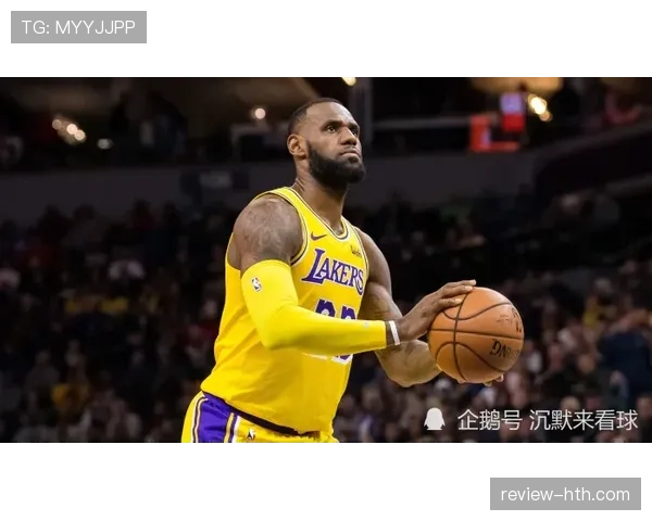 特雷·杨挡拆拉开空间提升得分效率显著超过队内后卫