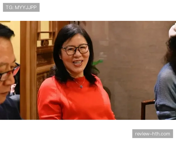 郎平刷卡那几秒，气场比比赛还强